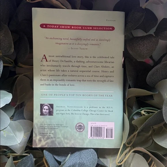 The Time Traveler's Wife by Audrey Niffenegger - Picture 2 of 5